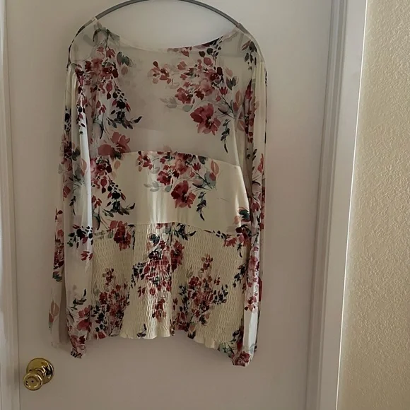 🆕NWT🔖Gorgeous Torrid Smocked Sweetheart Neckline Top - 4x - Picture 8 of 8